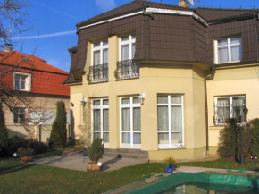 Отель Villa Olivia  Прага